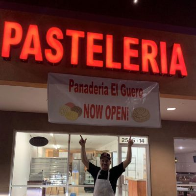 Pastelería y Panadería El Güero